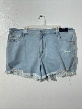 NWT Hollister Ultra High-Rise Women’s 18 Distressed Mom Shorts 3” Inseam